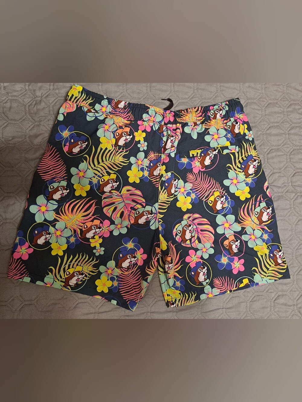 Buccees Men's Black Tropical Print Swim Shorts Buccees Beaver Size L